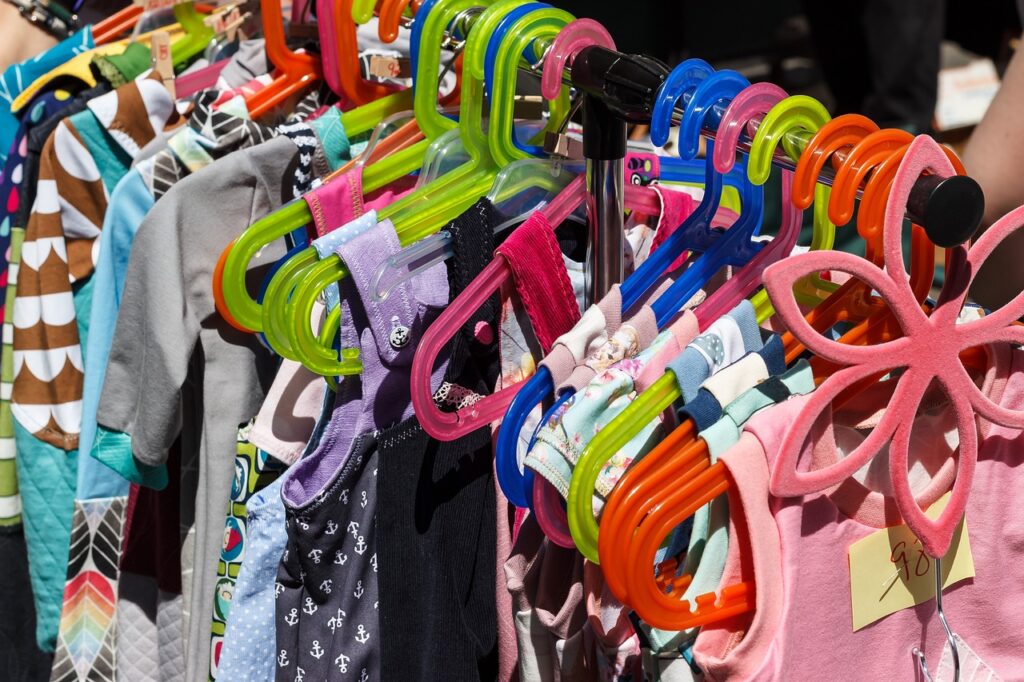 KEM-Baby-Blogreihe: Babykleidung nachhaltig einkaufen